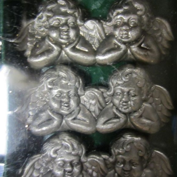 SET OF 4 IN BOX SPREADERS W/CHERUB ANGEL HANDLES, ORIGINAL BOX , PEWTERLIKE META - Picture 2 of 3